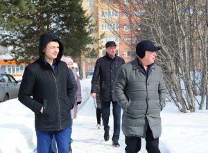 Олег Дейнека проконтролировал уборку снега на улицах города