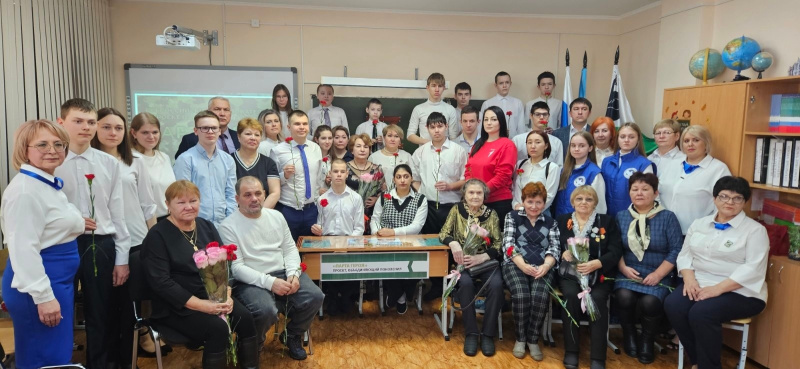 В Мегионской школе для обучающихся с ОВЗ  состоялось торжественное открытие Парты Героя имени Фарита Рауфовича Зарипова 