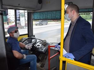 В Мегионе контролируется соблюдение масочного режима в рейсовых автобусах