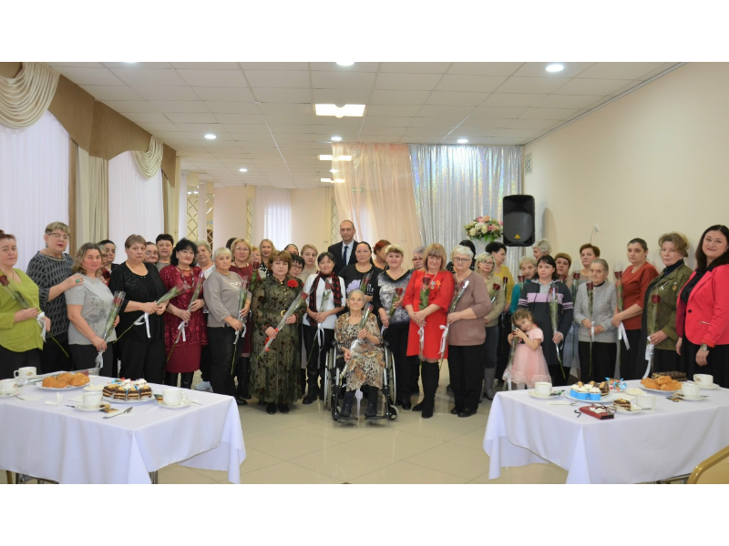 Мамам героев — особое внимание в День матери 