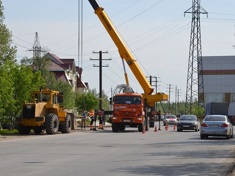 На улице Жагрина обустраивают пешеходный переход и участок тротуара