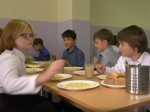 Вопрос об увеличении стоимости питания школьников на контроле депутатов «Единой России». Найдено решение