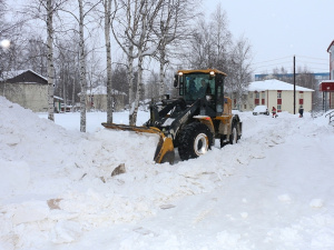 Заставленные автомобилями дворы - проблема для снегоуборочных бригад 
