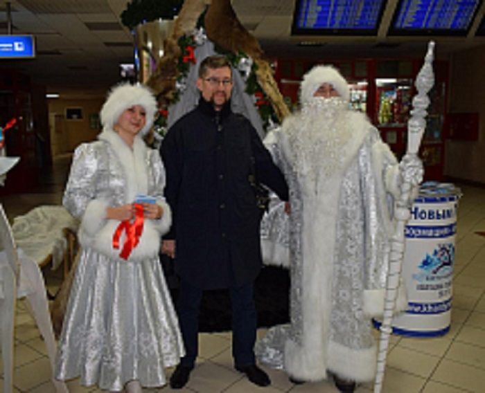 Гостей столицы Югры в аэропорту будет встречать Дед Мороз