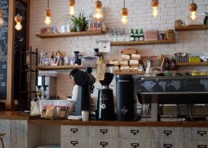 Более 30 кофеен Югры продают «экологичный» кофе со скидкой