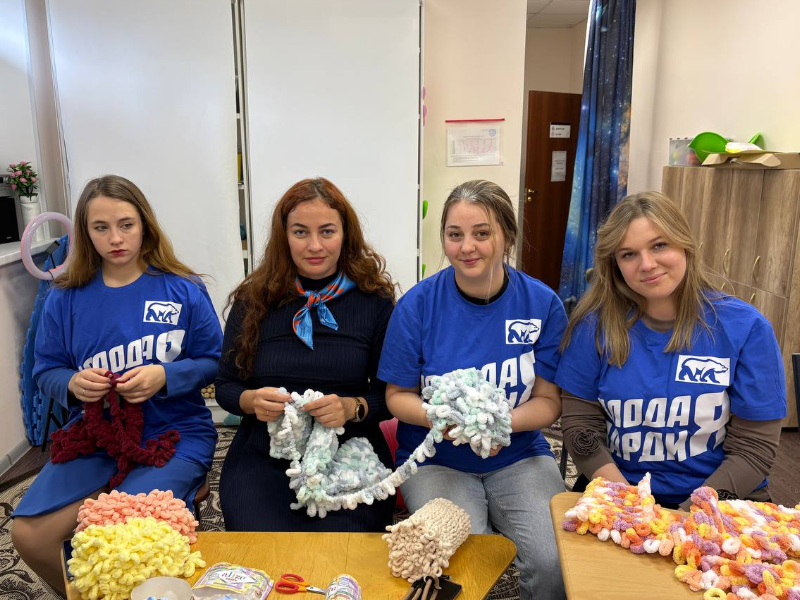 Молодая Гвардия Мегиона поддержала праздничное мероприятие для будущих мам