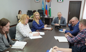 Глава города Алексей Петриченко провел телефонную «прямую» линию
