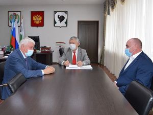 Депутат Госдумы РФ Александр Сидоров посетил Мегион с рабочим визитом