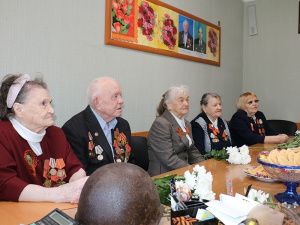 «Низкий поклон вам от нас за Победу!»: Олег Дейнека встретился с ветеранами войны