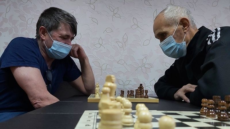 В Мегионском отделении «Всероссийского общества инвалидов» прошли турниры по шахматам и нардам