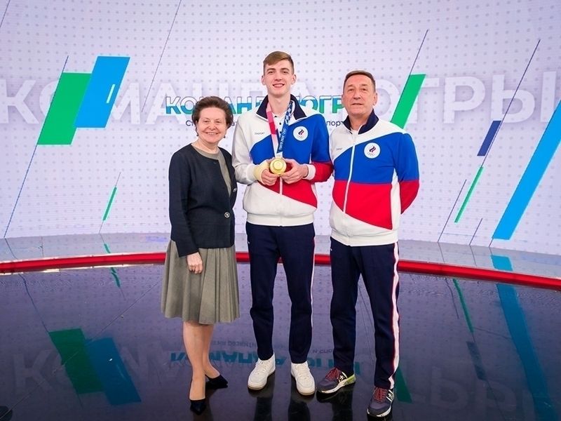 Губернатор Югры Наталья Комарова наградила олимпийцев и обсудила с жителями приоритеты развития физической культуры и спорта