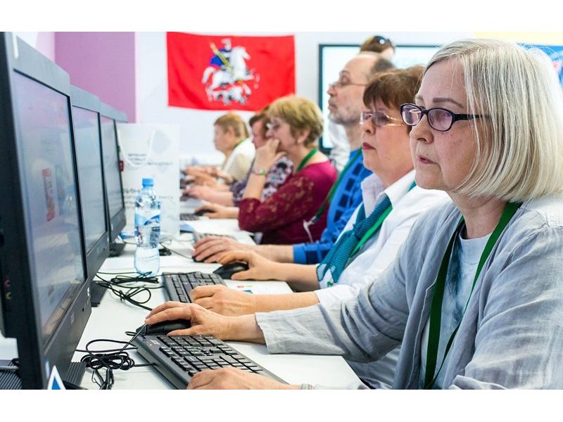 Проект по профессиональному переобучению граждан успешно реализуется в Югре