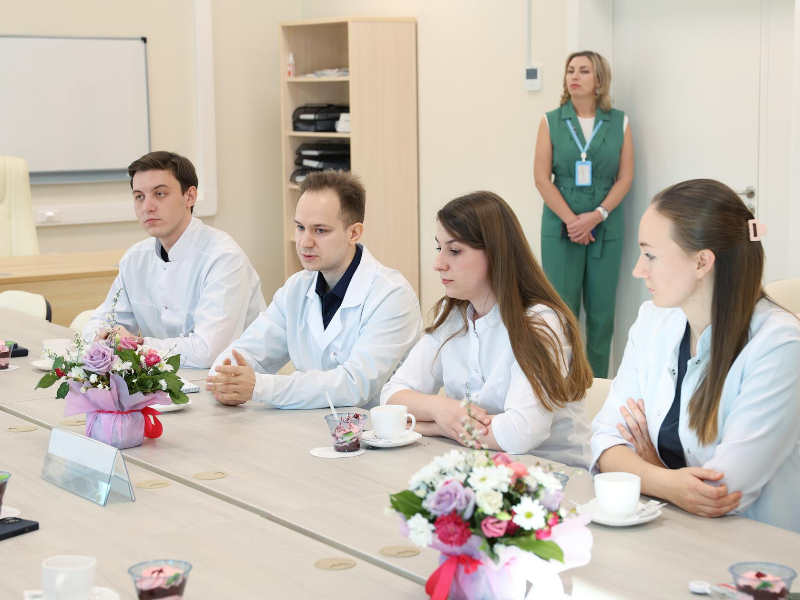Нижневартовская окружная больница приняла 38 молодых специалистов