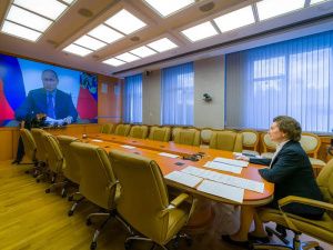 Президент России поддержал переизбрание Натальи Комаровой на новый срок полномочий