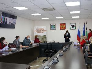 Глава Мегиона Олег Дейнека поздравил журналистов с профессиональным праздником 