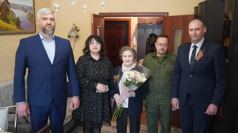 Поздравление ветеранов в преддверии 80-летия Великой Победы