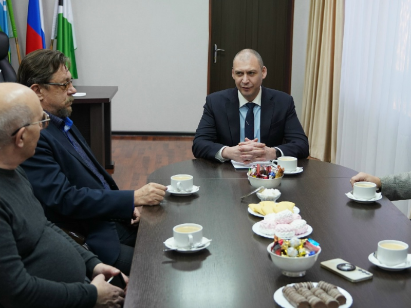  В профессиональный праздник российских журналистов глава Мегиона встретился с руководителями мегионских средств массовой информации.