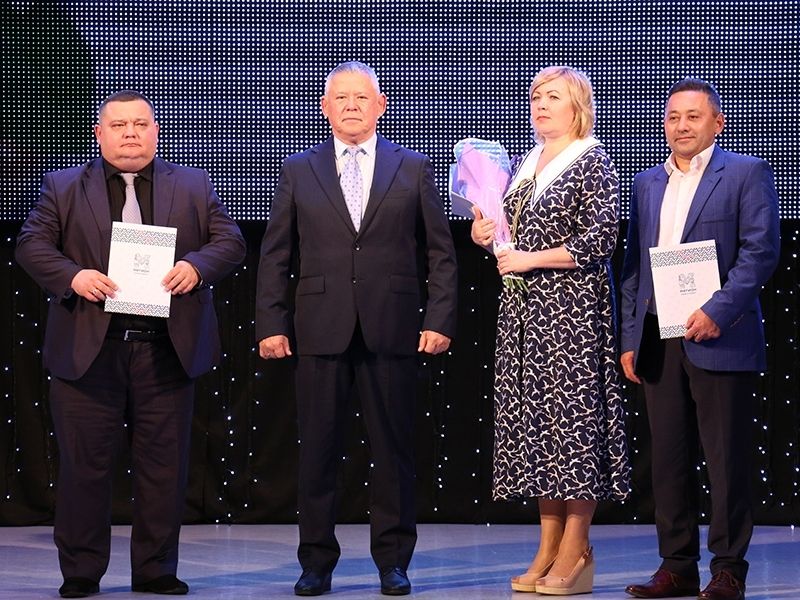 Глава города Олег Дейнека поздравил врачей города Мегиона и Высокого
