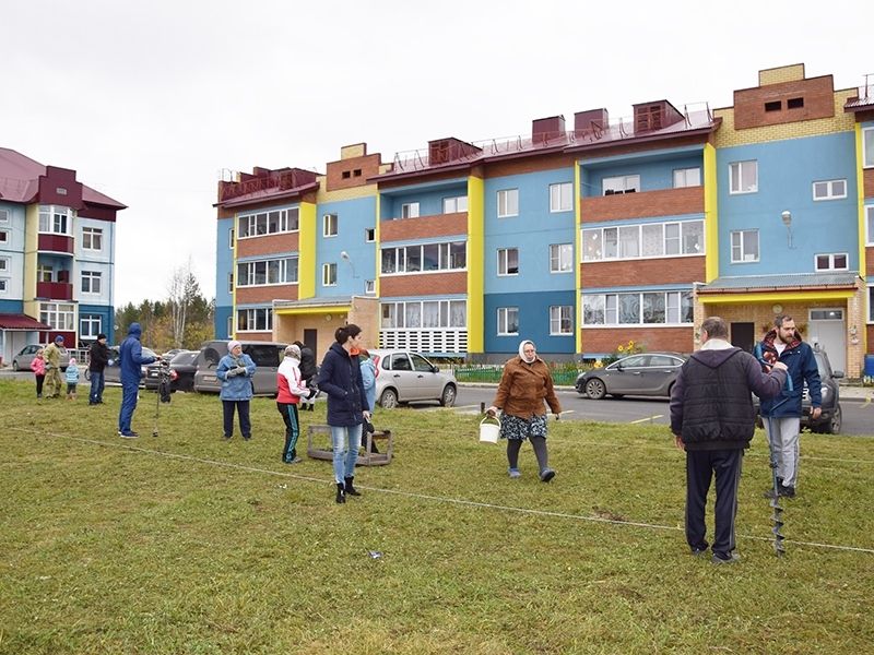 Глава города Олег Дейнека поблагодарил жителей Высокого за инициативность и неравнодушие