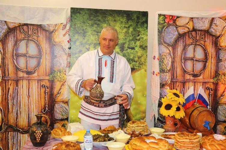 Молодёжная тусовка в «Молдове»