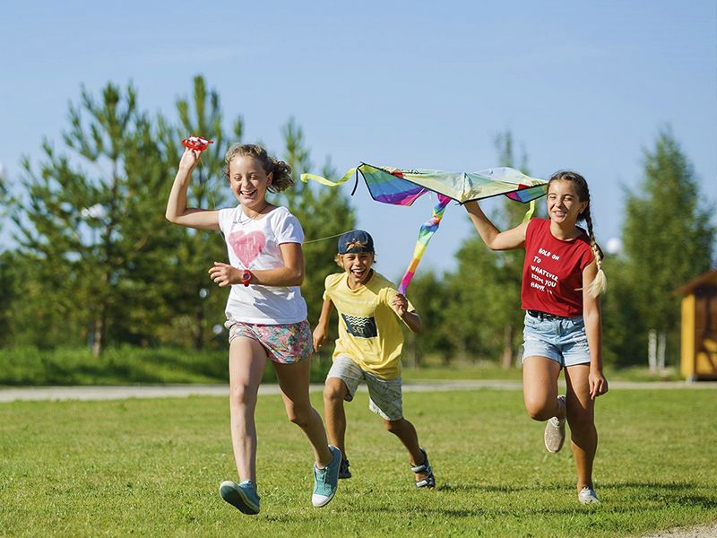 Многодетным семьям Югры компенсируют расходы на летний выездной отдых