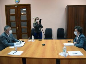 Губернатор Югры Наталья Комарова обсудила с главой Мегиона Олегом Дейнека темпы развития муниципалитета