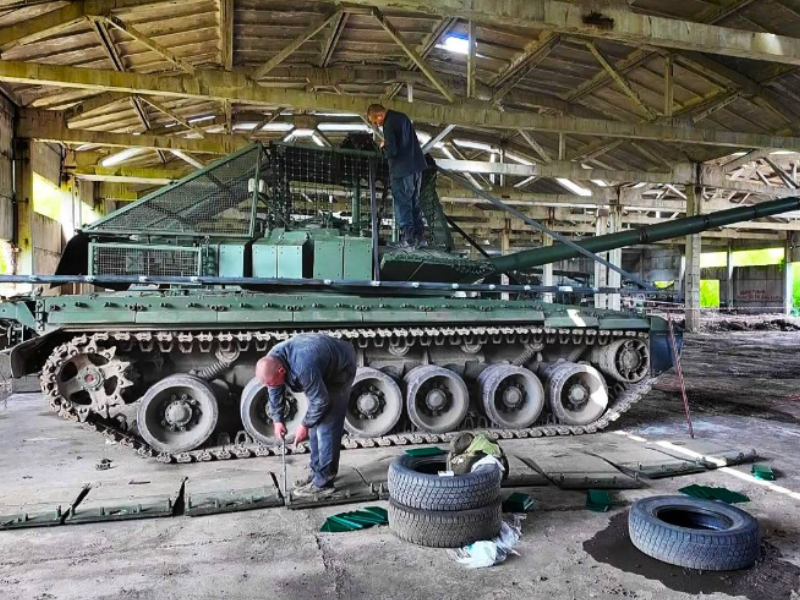 Югорчане из батальона «Горыныч» могут восстановить танк за месяц