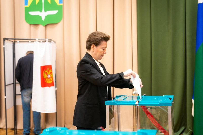 Наталья Комарова проголосовала на выборах губернатора Тюменской области