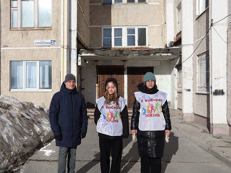 В Мегионе проходят рейды по выявлению запрещенной рекламы на стенах зданий