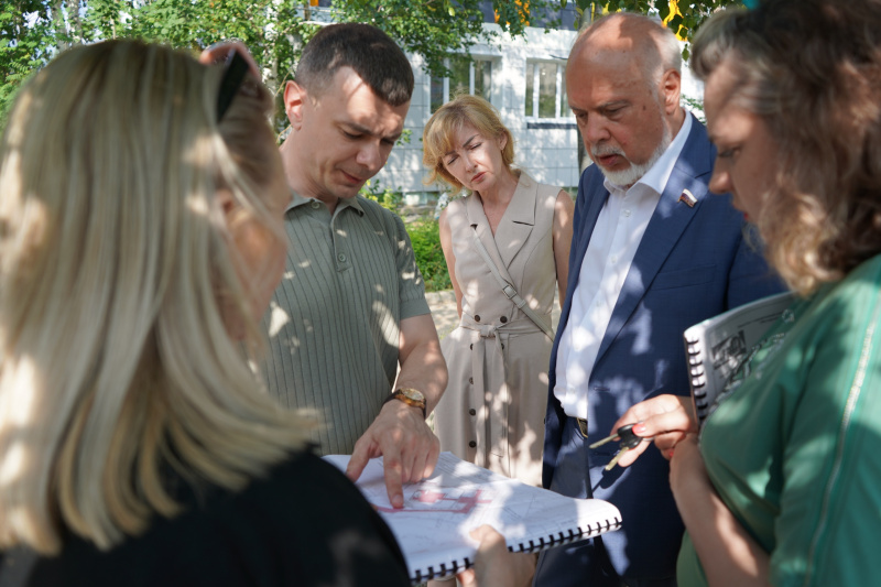 Депутат Госдумы Вадим Шувалов посетил Мегион с рабочим визитом Депутат Госдумы Вадим Шувалов посетил Мегион с рабочим визитом