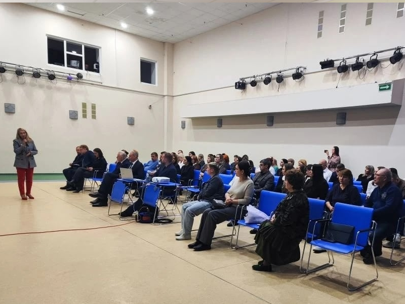 Во Дворце Искусств состоялось собрание секретарей первичных объединений местного отделения партии «Единая Россия» г. Мегиона.