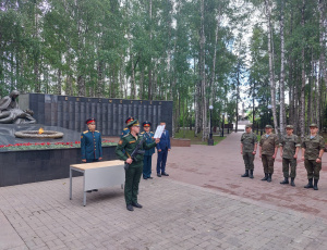 Военнослужащие из Югры приняли присягу в Ханты-Мансийске