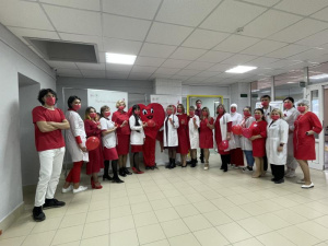 В Мегионской городской больнице состоялась акция «Красное платье», приуроченная к Всемирному дню сердца