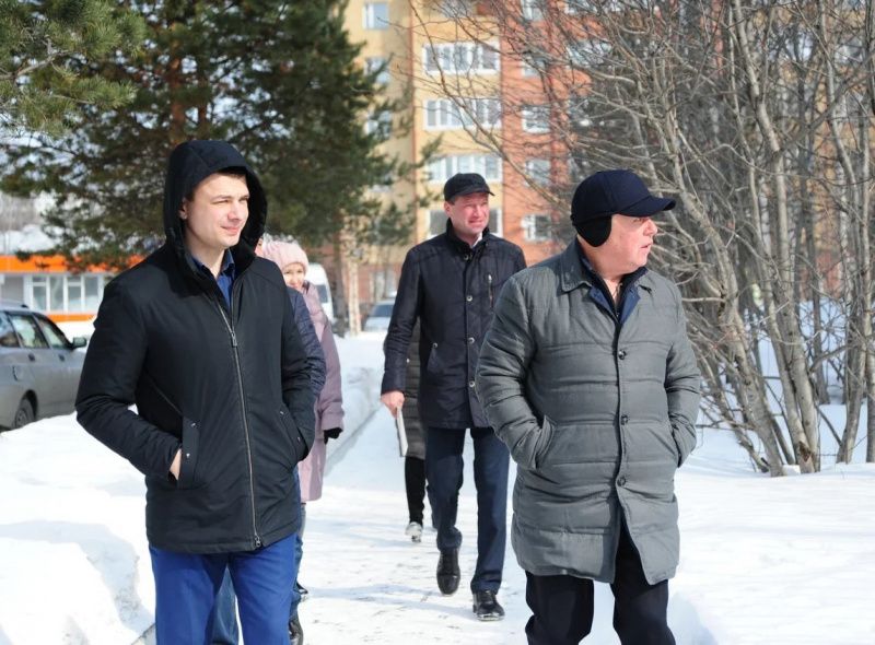 Олег Дейнека проконтролировал уборку снега на улицах города Олег Дейнека проконтролировал уборку снега на улицах города