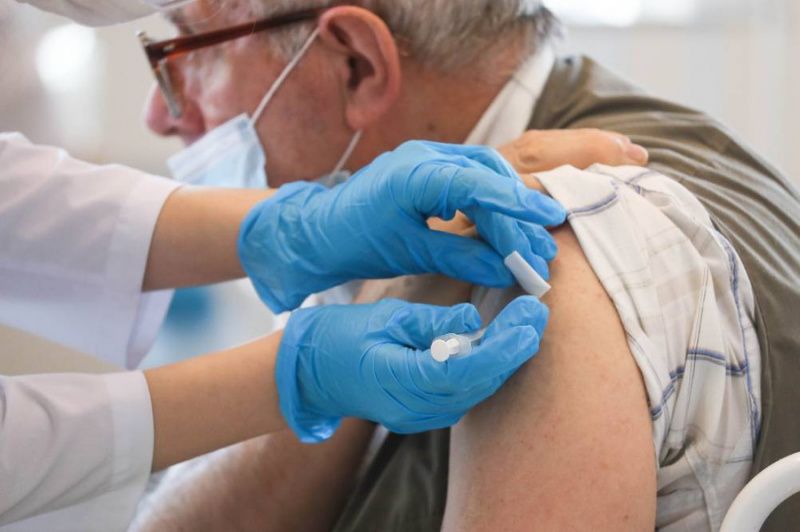 Вакцинацию от коронавируса внесли в национальный календарь прививок