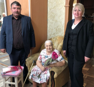 С 90-летием, Августа Дмитриевна!