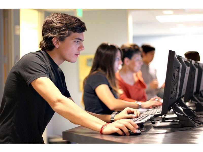 «Марафон интересных встреч» для югорских школьников продолжается