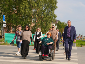 Доступность нового тротуара по ул.Заречной для маломобильных групп населения и футбольное поле в школе №4