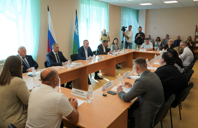 Общественный совет Высокого представил губернатору Югры свои проекты по развитию посёлка