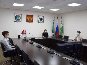 Мегионские школьники пообщались с официальным представителем МИД Марией Захаровой