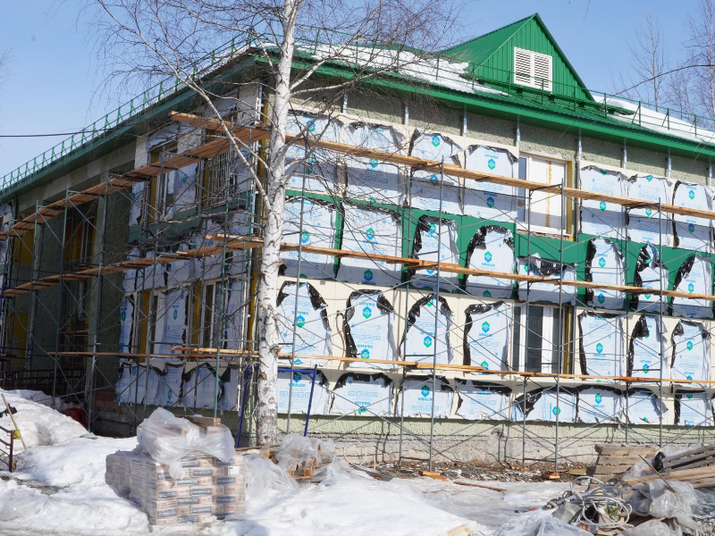 В Высоком продолжается капитальный ремонт поликлиники