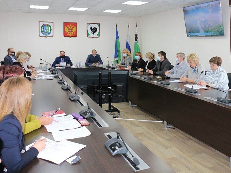 Вопросы профилактики коронавируса в детских лагерях обсудили в Мегионе 