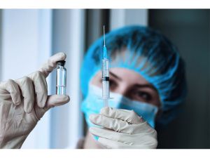 Первые добровольные вакцины от COVID-19 в Югре получат медицинские работники