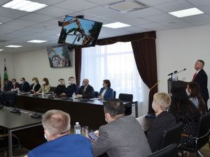 Олег Дейнека представит депутатам отчет о работе городской администрации за 2022 год