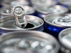 В Югре обсуждают инициативу о запрете продажи энергетических напитков детям
