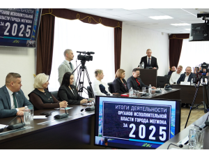 Глава Мегиона Алексей Петриченко представил депутатам и общественности отчет о результатах деятельности