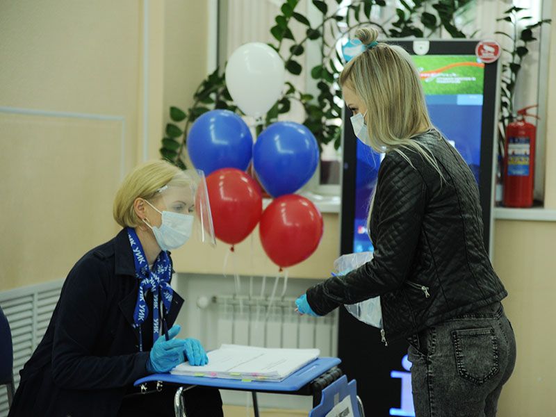 Высоковцы приходят на избирательные участки, чтобы выразить свою гражданскую позицию