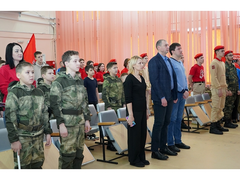 В Мегионе состоялось торжественное открытие II слета юнармейских отрядов